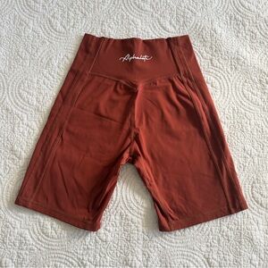 Alphalete Pulse Kinetic Biker Shorts burnt orange size Small
